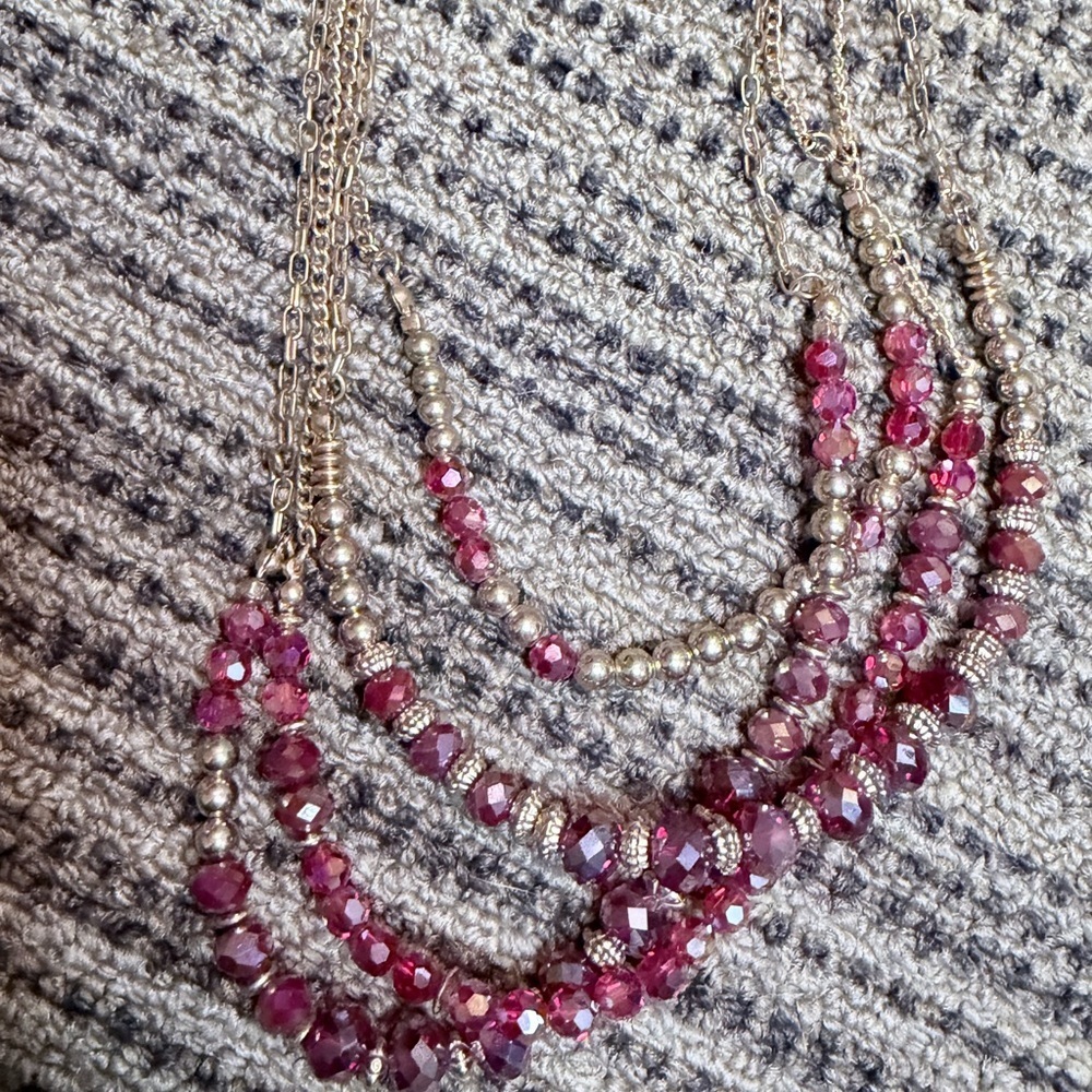 Vintage Kim Roger’s Layered Berry Sparkle Beaded Gold-Tone Necklace - Picture 8 of 9